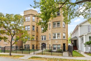 1032 N Austin Boulevard 1N, Oak Park, IL 60302