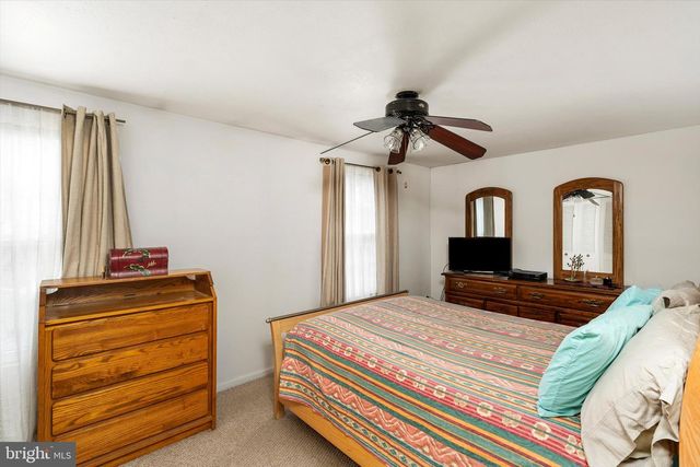19 JAMES CUBBERLY CT, Hamilton, NJ 08610
