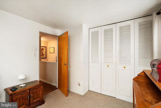 19 JAMES CUBBERLY CT, Hamilton, NJ 08610