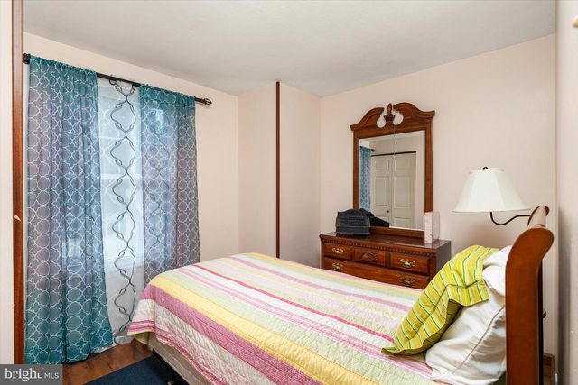 19 JAMES CUBBERLY CT, Hamilton, NJ 08610