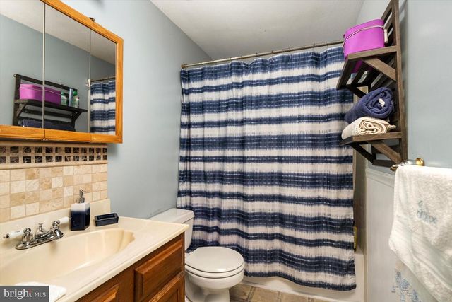 19 JAMES CUBBERLY CT, Hamilton, NJ 08610