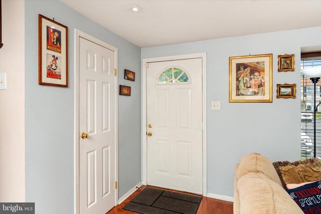 19 JAMES CUBBERLY CT, Hamilton, NJ 08610