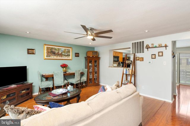 19 JAMES CUBBERLY CT, Hamilton, NJ 08610