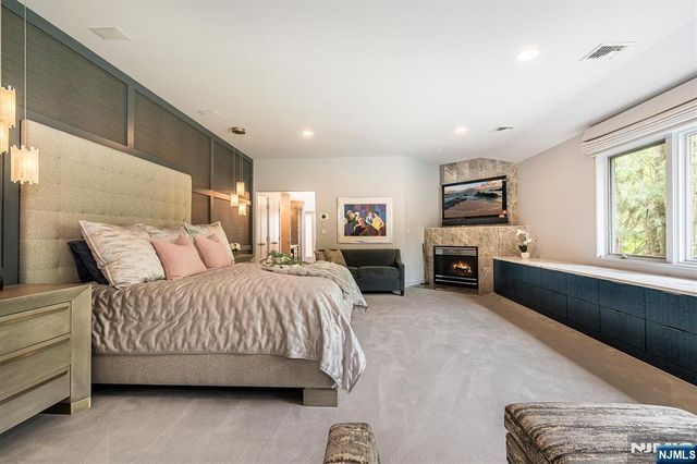 4 Hunter Ridge, Woodcliff Lake, NJ 07677