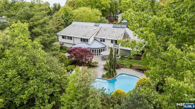 4 Hunter Ridge, Woodcliff Lake, NJ 07677