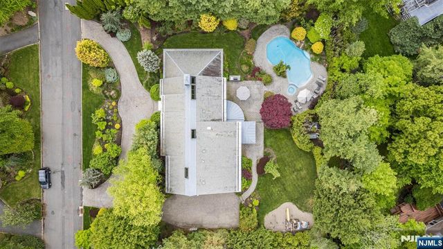 4 Hunter Ridge, Woodcliff Lake, NJ 07677