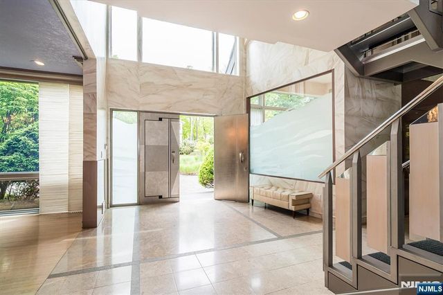 4 Hunter Ridge, Woodcliff Lake, NJ 07677