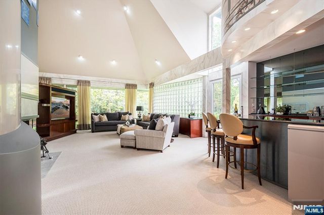 4 Hunter Ridge, Woodcliff Lake, NJ 07677
