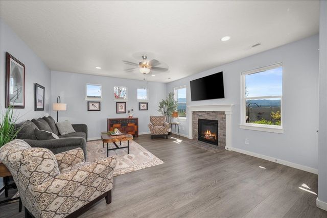 18224 E 19th Ave, Spokane Valley, WA 99016