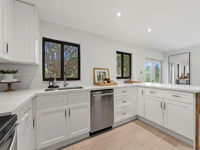 7731 SW 18th Ter, Miami, FL 33155