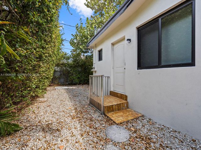 7731 SW 18th Ter, Miami, FL 33155