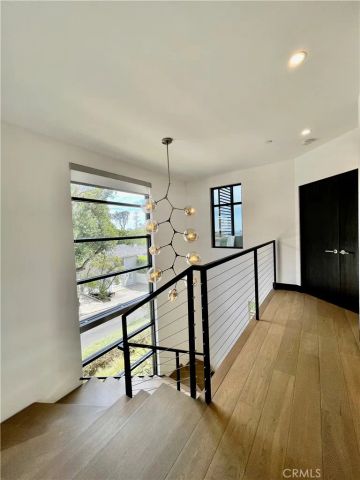 1319 Sunset Plaza Drive, Los Angeles, CA 90069