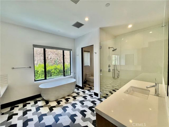 1319 Sunset Plaza Drive, Los Angeles, CA 90069