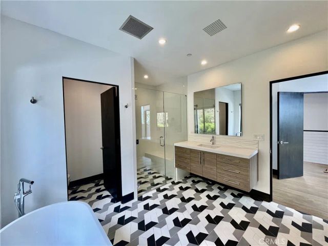 1319 Sunset Plaza Drive, Los Angeles, CA 90069