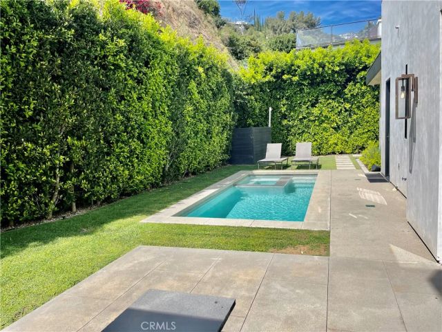 1319 Sunset Plaza Drive, Los Angeles, CA 90069