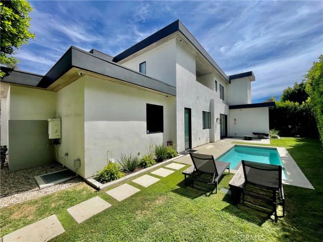 1319 Sunset Plaza Drive, Los Angeles, CA 90069