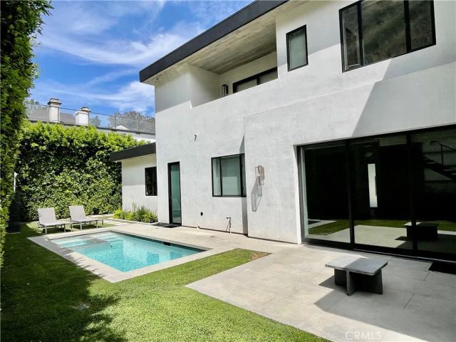 1319 Sunset Plaza Drive, Los Angeles, CA 90069