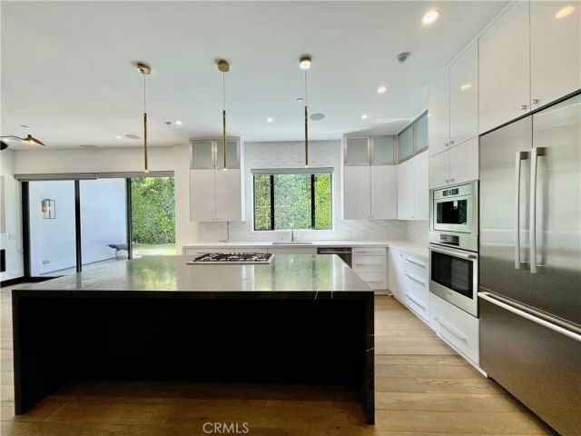 1319 Sunset Plaza Drive, Los Angeles, CA 90069