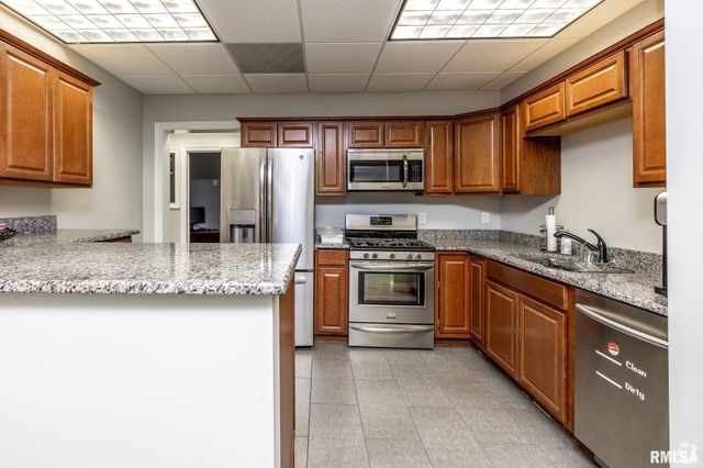 3709 N HARRISON Street, Davenport, IA 52806