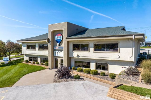 3709 N HARRISON Street, Davenport, IA 52806