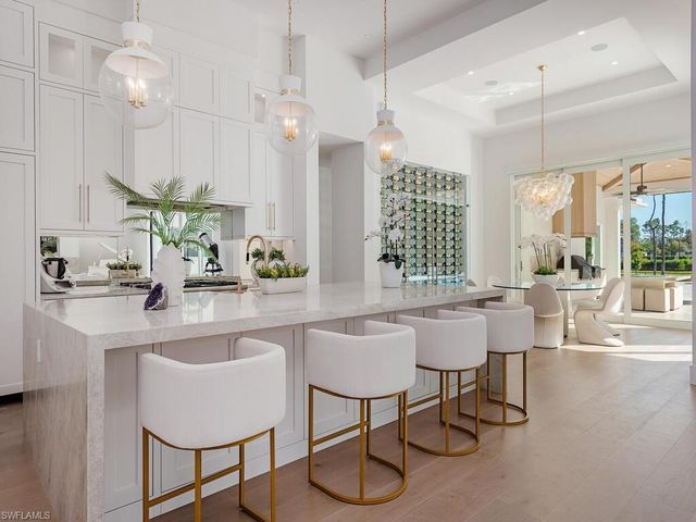 6824 Sable Ridge LN, Naples, FL 34109