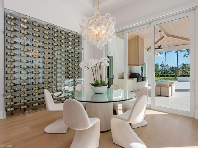 6824 Sable Ridge LN, Naples, FL 34109