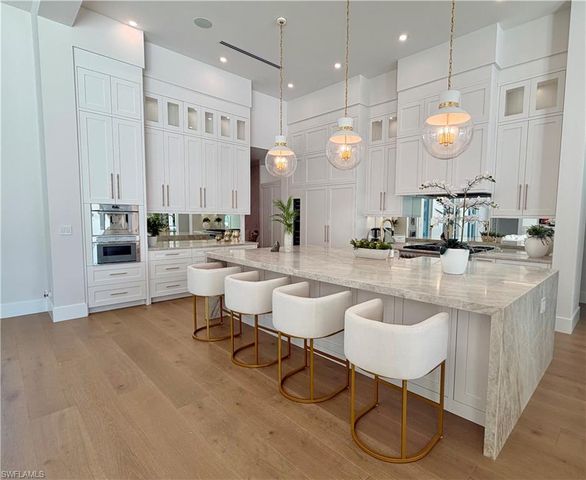 6824 Sable Ridge LN, Naples, FL 34109