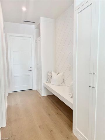 6824 Sable Ridge LN, Naples, FL 34109