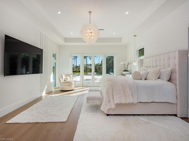 6824 Sable Ridge LN, Naples, FL 34109