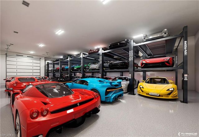 6824 Sable Ridge LN, Naples, FL 34109