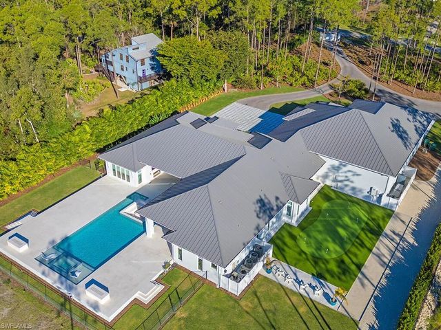 6824 Sable Ridge LN, Naples, FL 34109