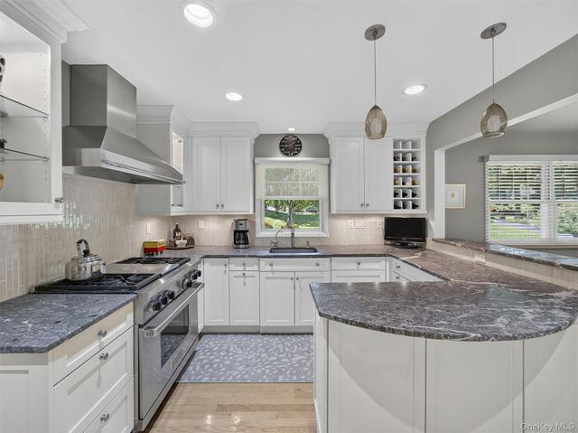 9 East Place, Suffern, NY 10901