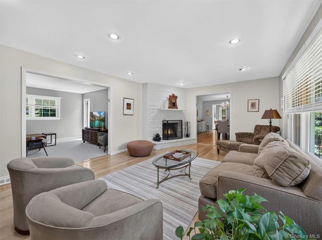 9 East Place, Suffern, NY 10901