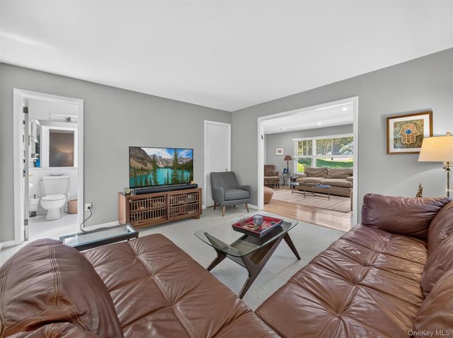 9 East Place, Suffern, NY 10901