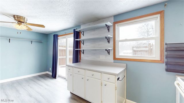 396 Hiwood Avenue, Munroe Falls, OH 44262