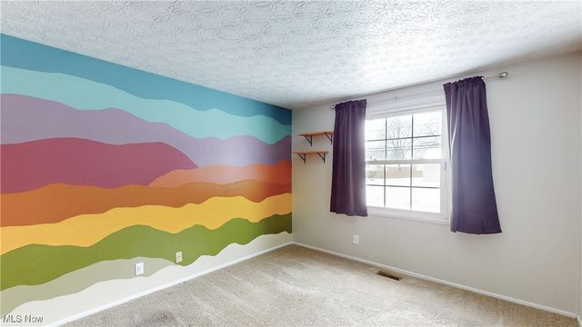 396 Hiwood Avenue, Munroe Falls, OH 44262