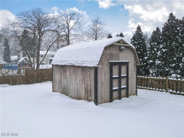 396 Hiwood Avenue, Munroe Falls, OH 44262