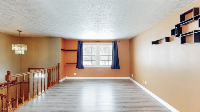 396 Hiwood Avenue, Munroe Falls, OH 44262