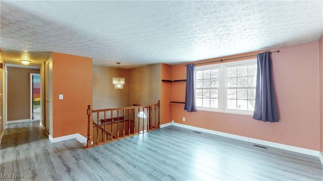 396 Hiwood Avenue, Munroe Falls, OH 44262