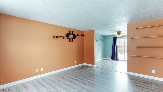 396 Hiwood Avenue, Munroe Falls, OH 44262