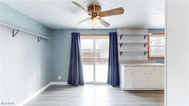 396 Hiwood Avenue, Munroe Falls, OH 44262