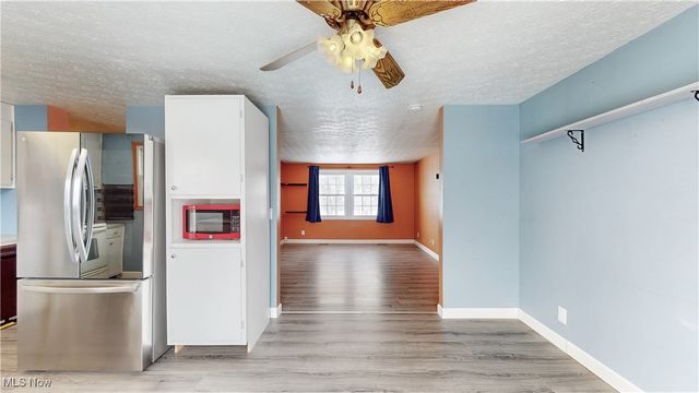 396 Hiwood Avenue, Munroe Falls, OH 44262