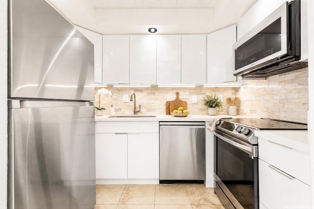 430 Keoniana Street 1305, Honolulu, HI 96815