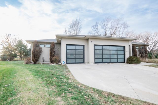 8310 Sky View Circle, West Des Moines, IA 50266