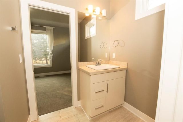 8310 Sky View Circle, West Des Moines, IA 50266