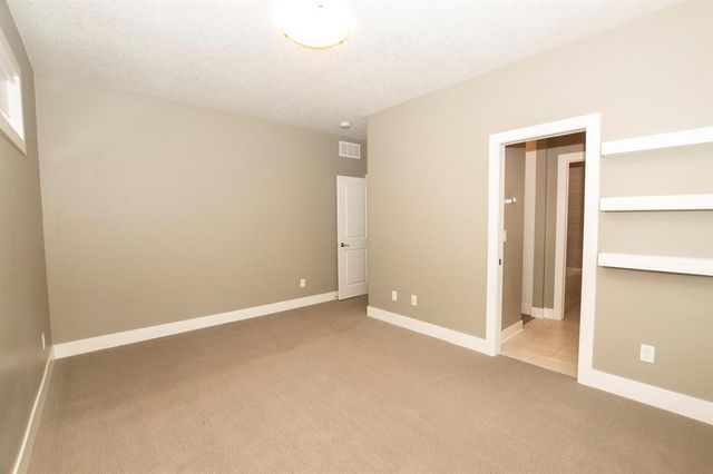 8310 Sky View Circle, West Des Moines, IA 50266