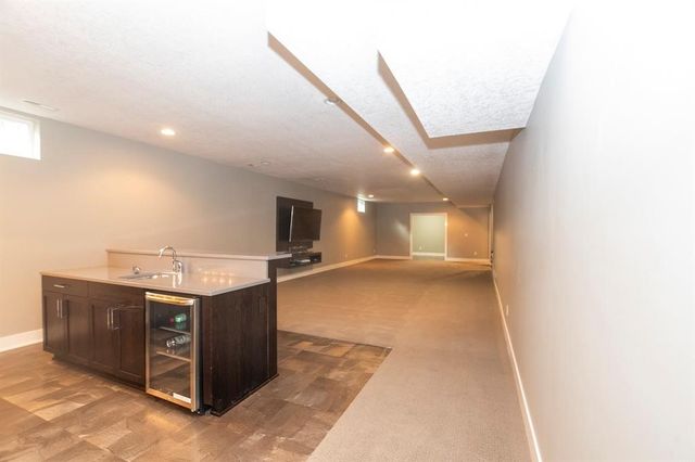 8310 Sky View Circle, West Des Moines, IA 50266