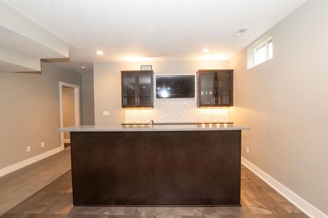 8310 Sky View Circle, West Des Moines, IA 50266