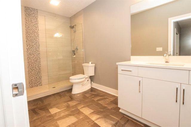 8310 Sky View Circle, West Des Moines, IA 50266