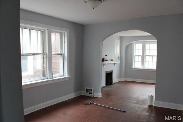 4006 Marcus Ave, St Louis, MO 63115